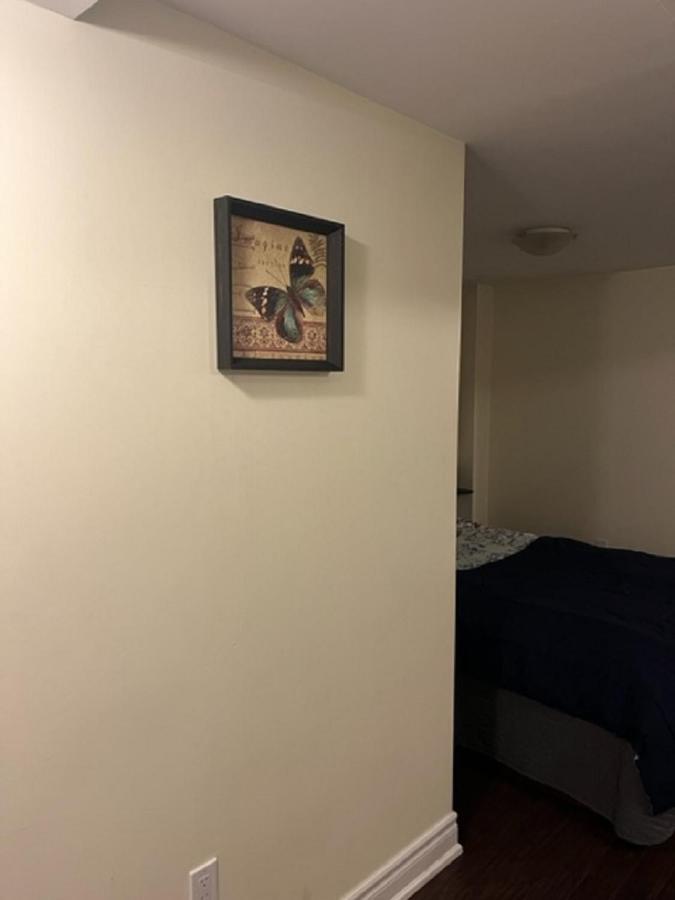 Cozy & Spacious Suite With Private Bathroom Near Toronto Airport ! Мисисага Екстериор снимка