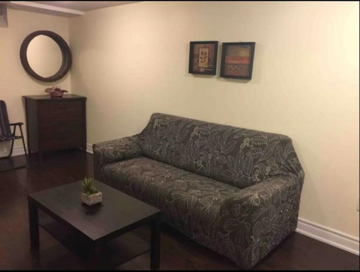 Cozy & Spacious Suite With Private Bathroom Near Toronto Airport ! Мисисага Екстериор снимка